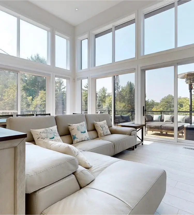 luxurious-living-room-with-glass-panels new